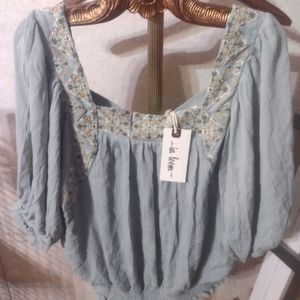 WOMENS "In Loom" Top Size Large Embroidery Detailing